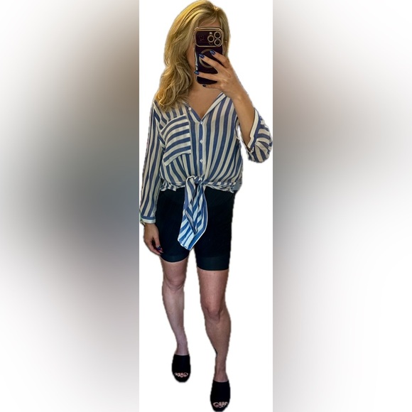 Women's Blue and White Striped Button-Down Shirt w/ Tie Front Medium - Picture 6 of 6